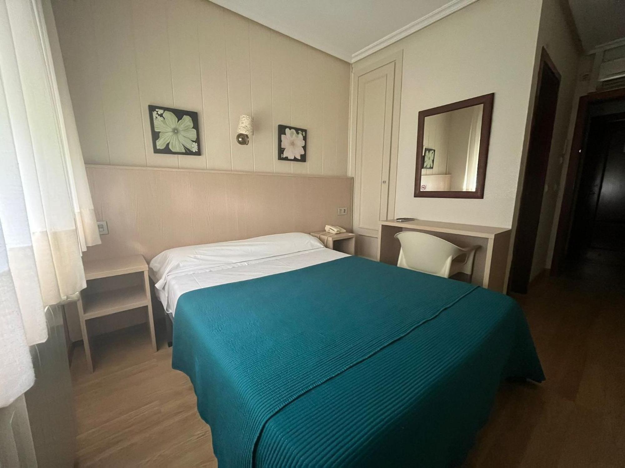 Hotel La Basilica Venta de Baños Kültér fotó